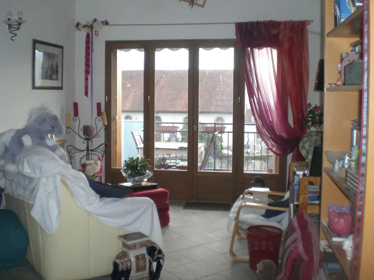 Chez Nous. B & B Bassy B&B