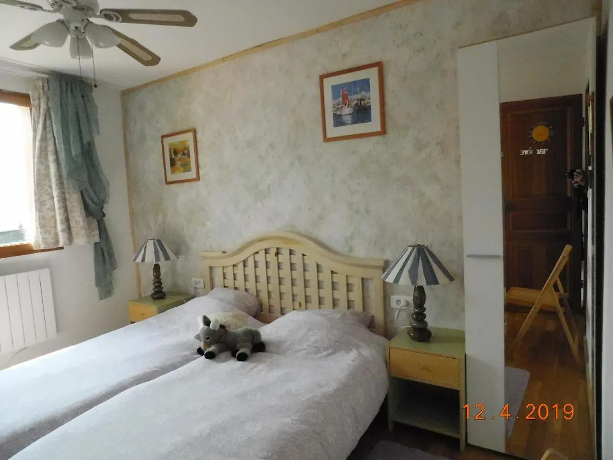 לינה וארוחת בוקר Bassy Chez Nous. B & B צרפת